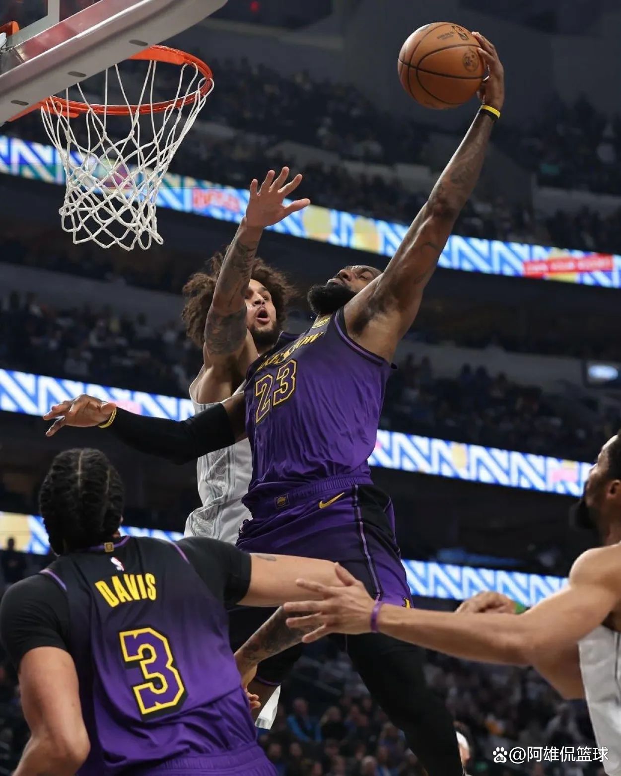 九游体育官网-达拉斯独行侠发布备战花絮；今夜刷新队史纪录；CBA常规赛任务艰巨；纪律约束更严格的简单介绍